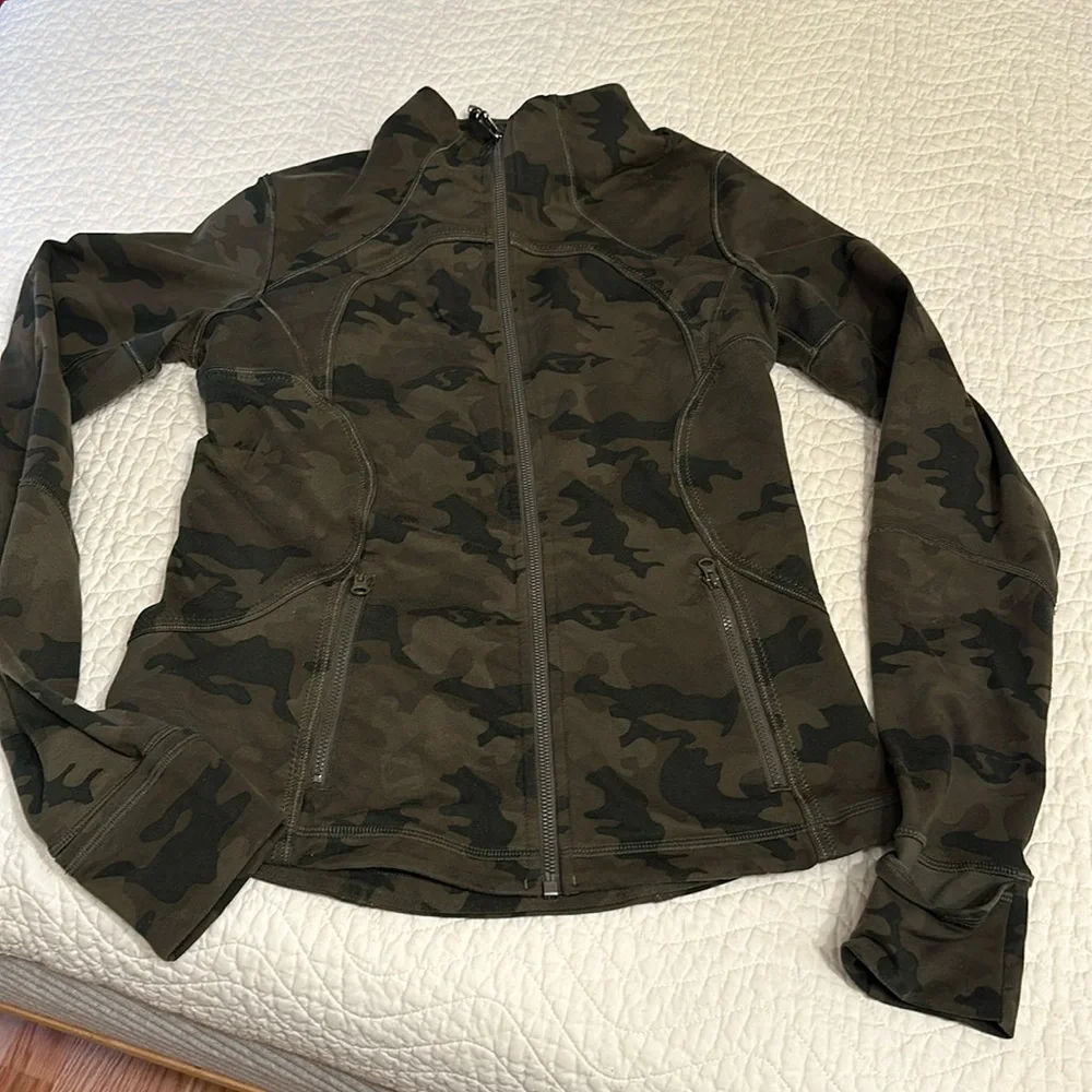 Lululemon Camo Zipper Jacket EUC! - Picture 2 of 10